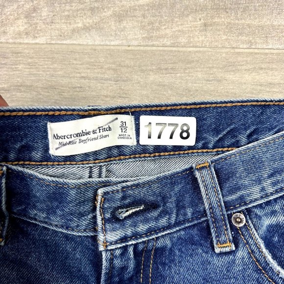 Abercrombie Women's Size 12 Blue Jean Cut Off Distressed Shorts - Picture 5 of 6